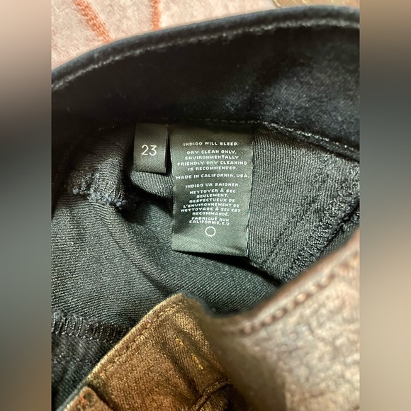 ⚜️ J Brand Shimmering Gold Skinny Pants ⚜️ - Picture 4 of 5